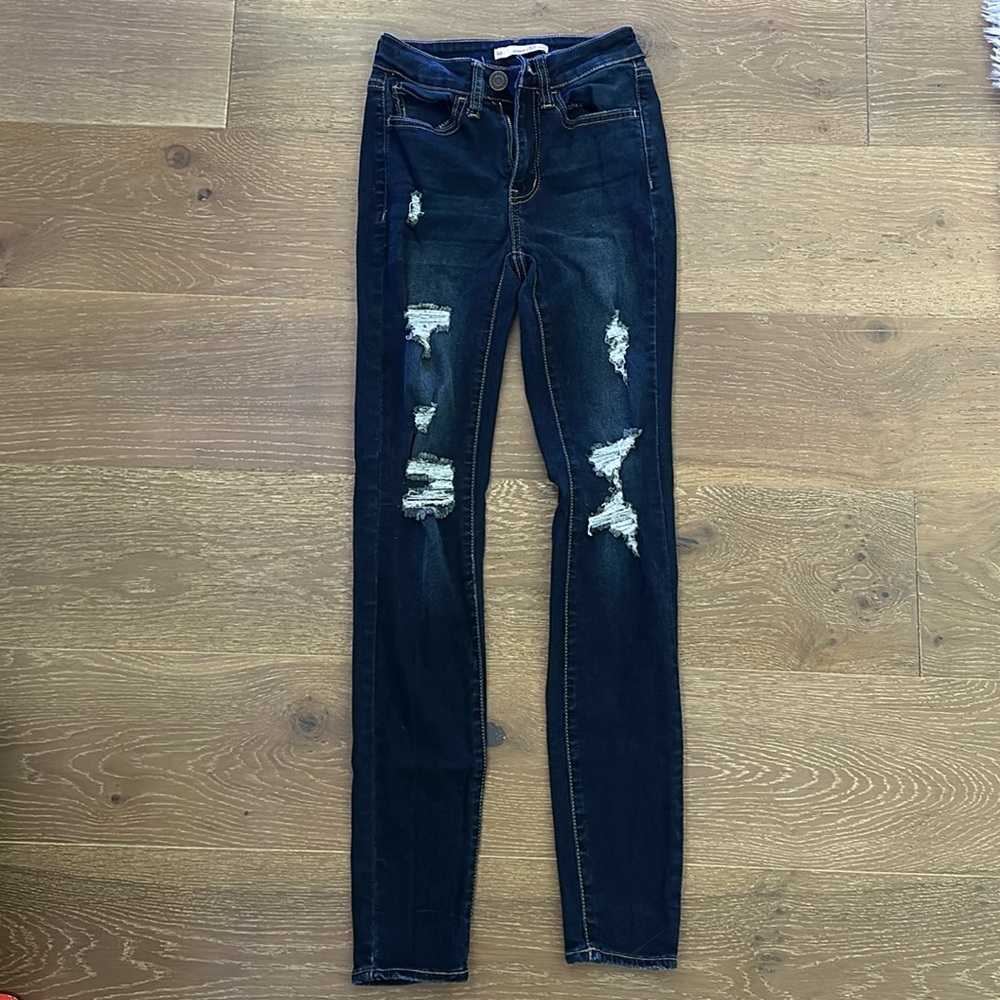 Dark Wash Ultra Skinny Ripped Jeans (size 0/24)